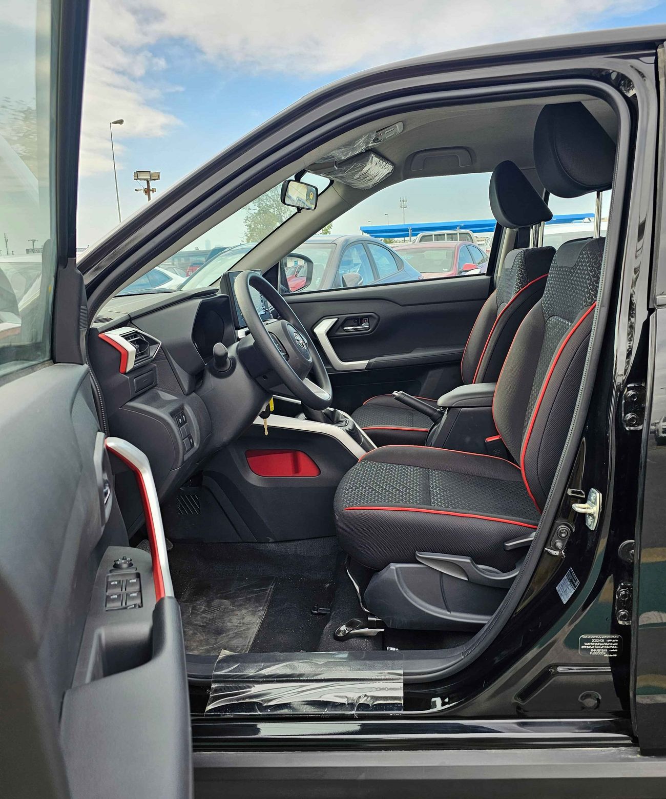 تويوتا ريز 1.2L Petrol, Alloy Rims, DVD Camera, Rear A/C ( CODE #  67966)