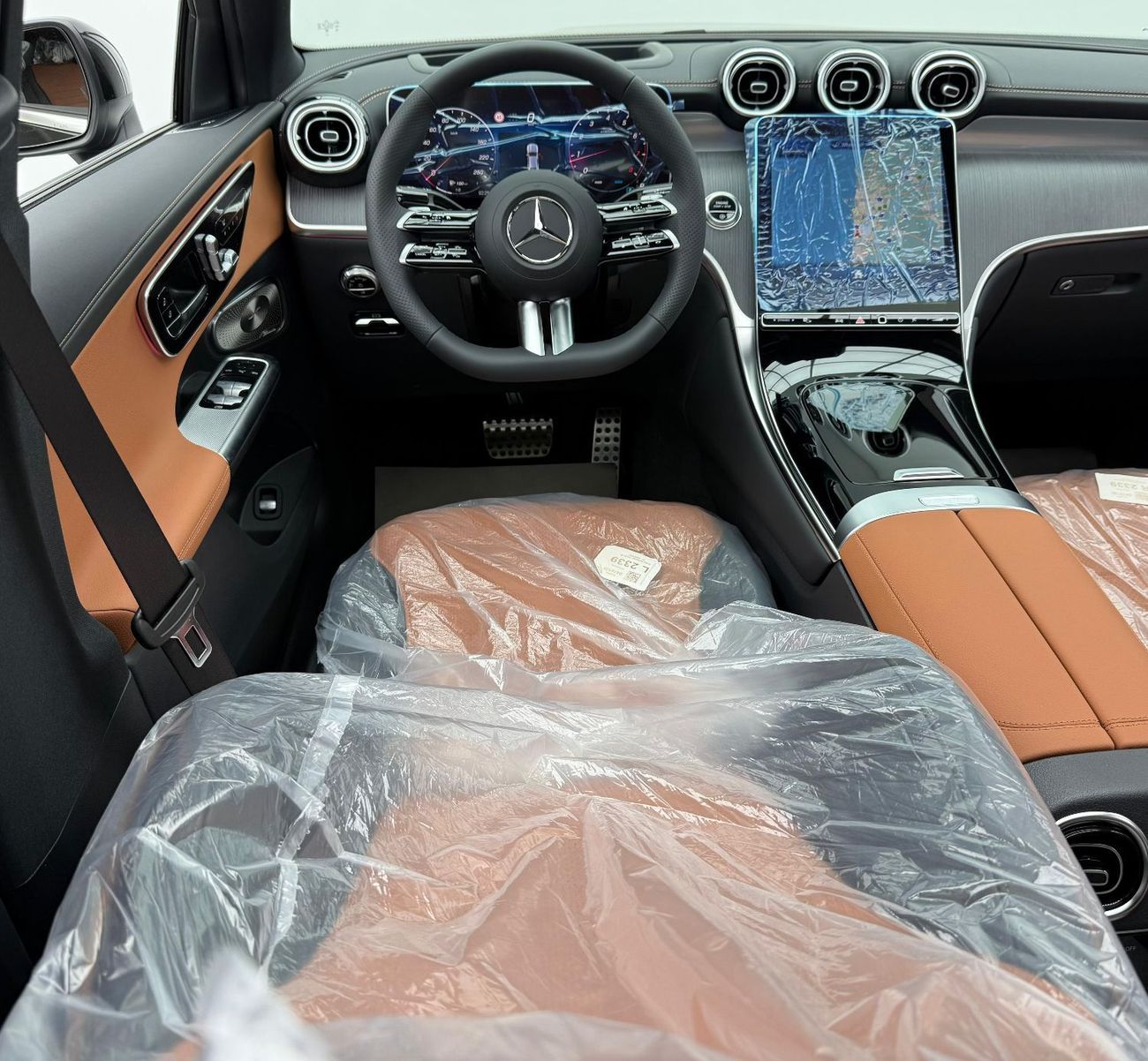 مرسيدس بنز GLC 200 4Matic *Brand New* 2025 Mercedes Benz GLC 200 AMG 4MATIC Premium Plus, 5 Years Mercedes Warranty, GC