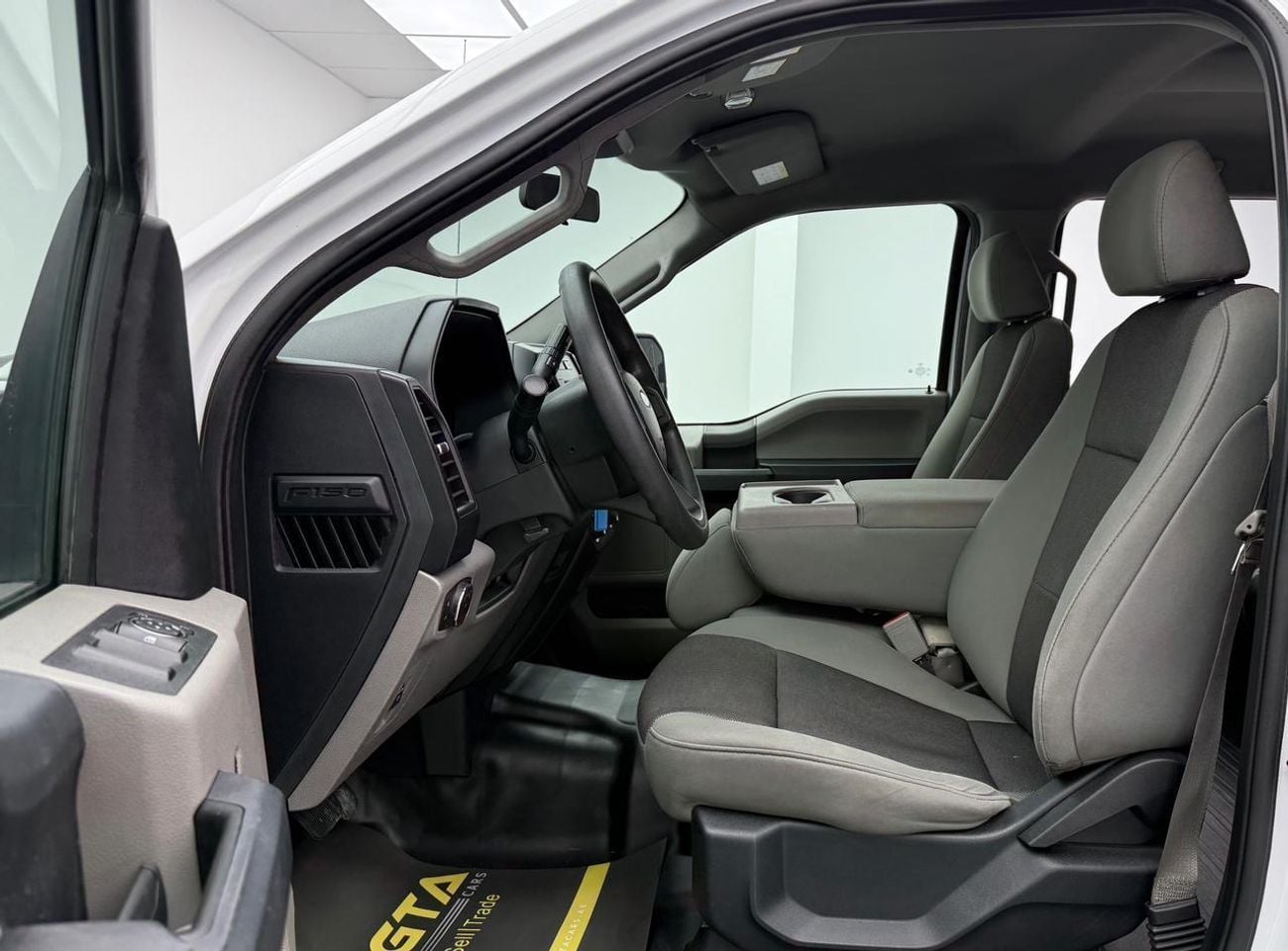 Ford F-150 XLT 2020 Ford F-150 Raptor Kit, 1 Year Unlimited Km Warranty, Full Service History, GCC