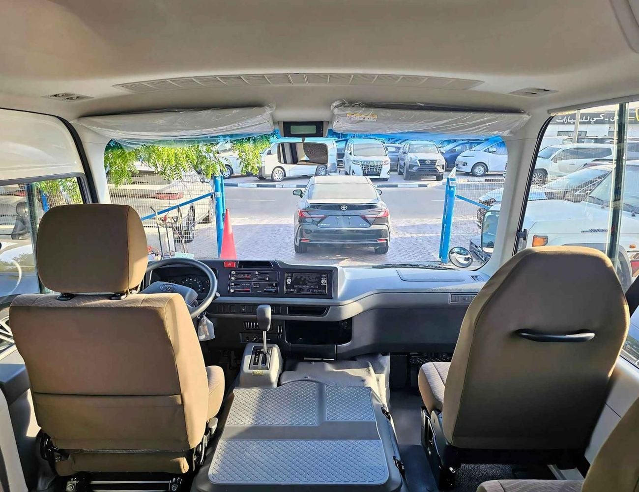 تويوتا كوستر 23 SEATER / 2.8L DIESEL A/T / AUTO DOOR/ HLF LUGGAGE RACK / PWR WINDOWS (CODE#COD28B)