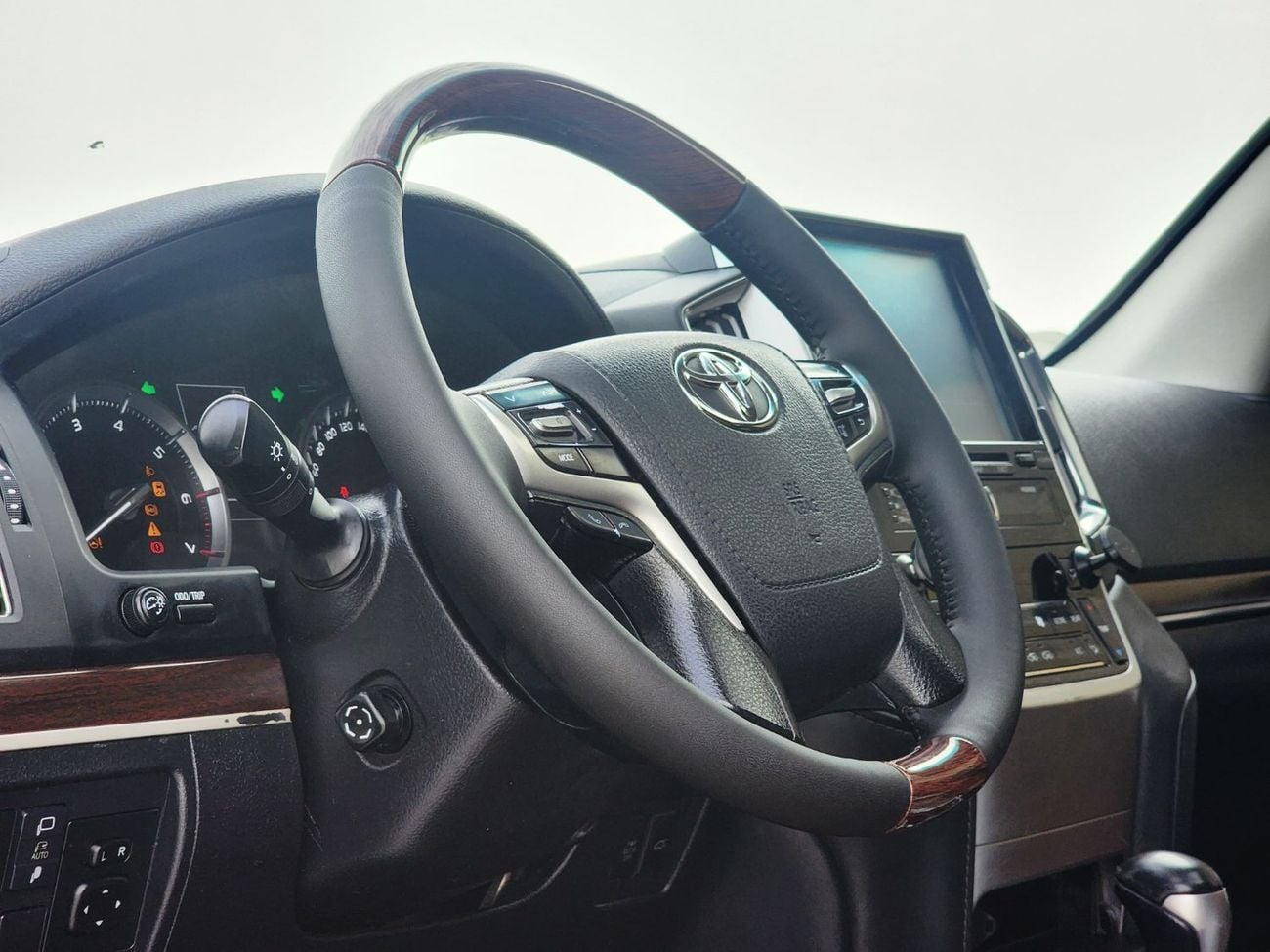 Toyota Land Cruiser VX.R V8