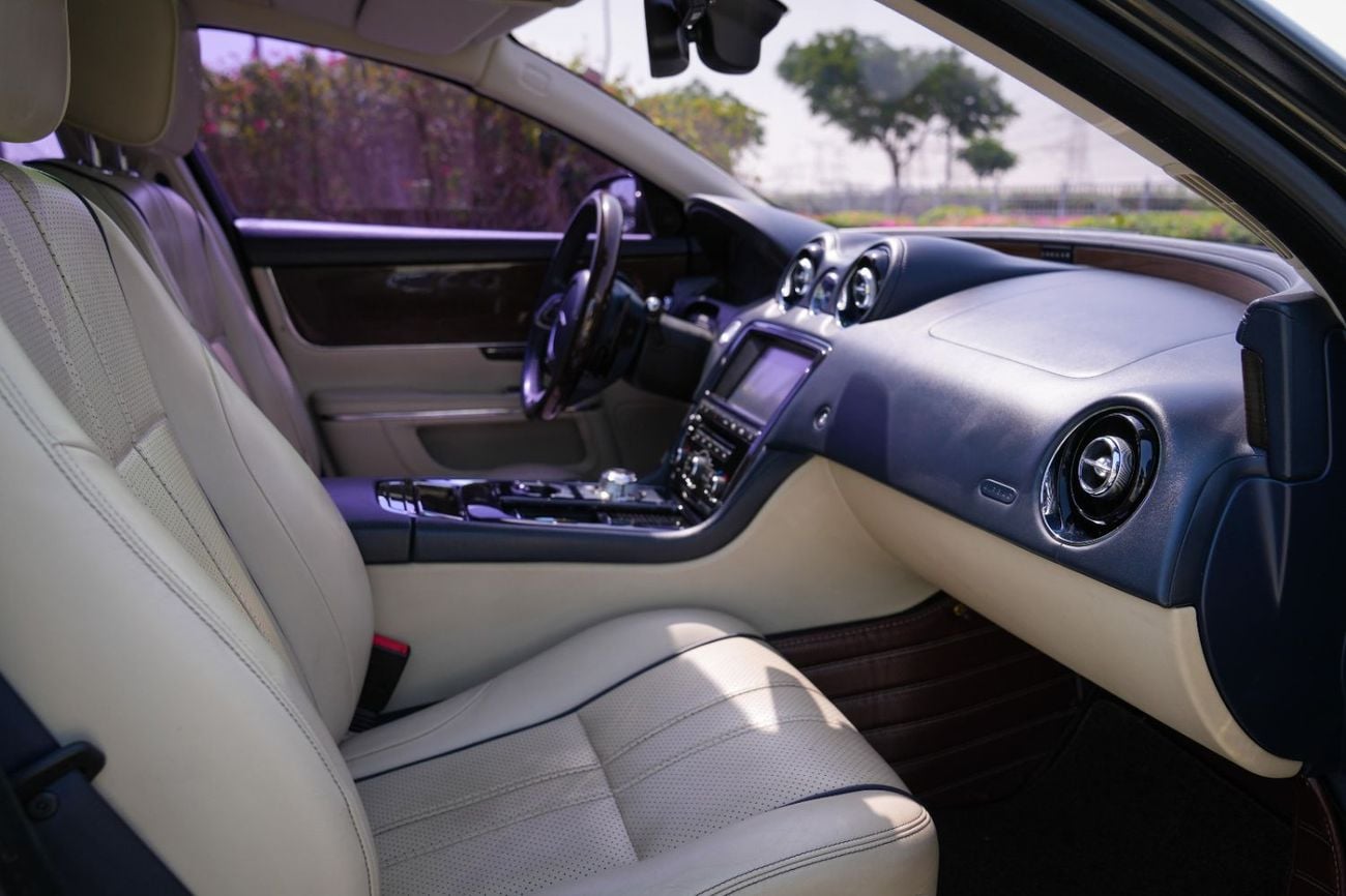 جاكوار XJ L 2011 PORTFOLIO!! 5.0 V8 HSE!! KOREAN SPECS