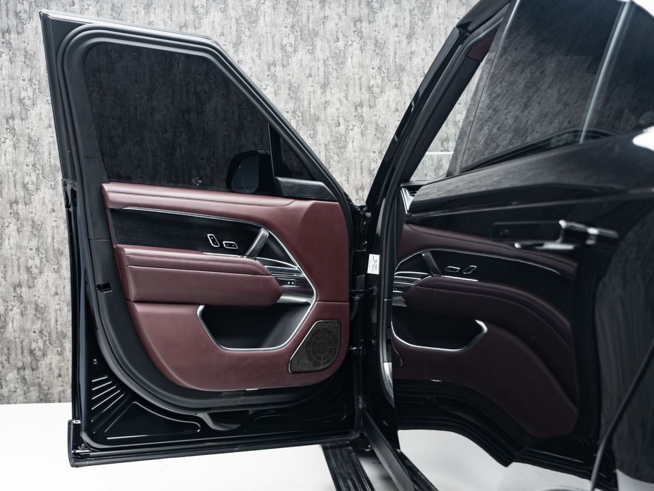 Land Rover Range Rover AUTOBIOGRAPHY BUY NOW, PAY 2027 | THE BLACKLINE STANDARD | 2022 Range Rover Autobiography, 2027 Warranty, GCC