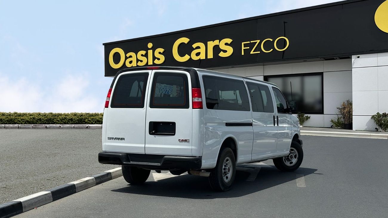 GMC Savana 3500 EXT Passenger 15 Seater GCC 6.6L V8