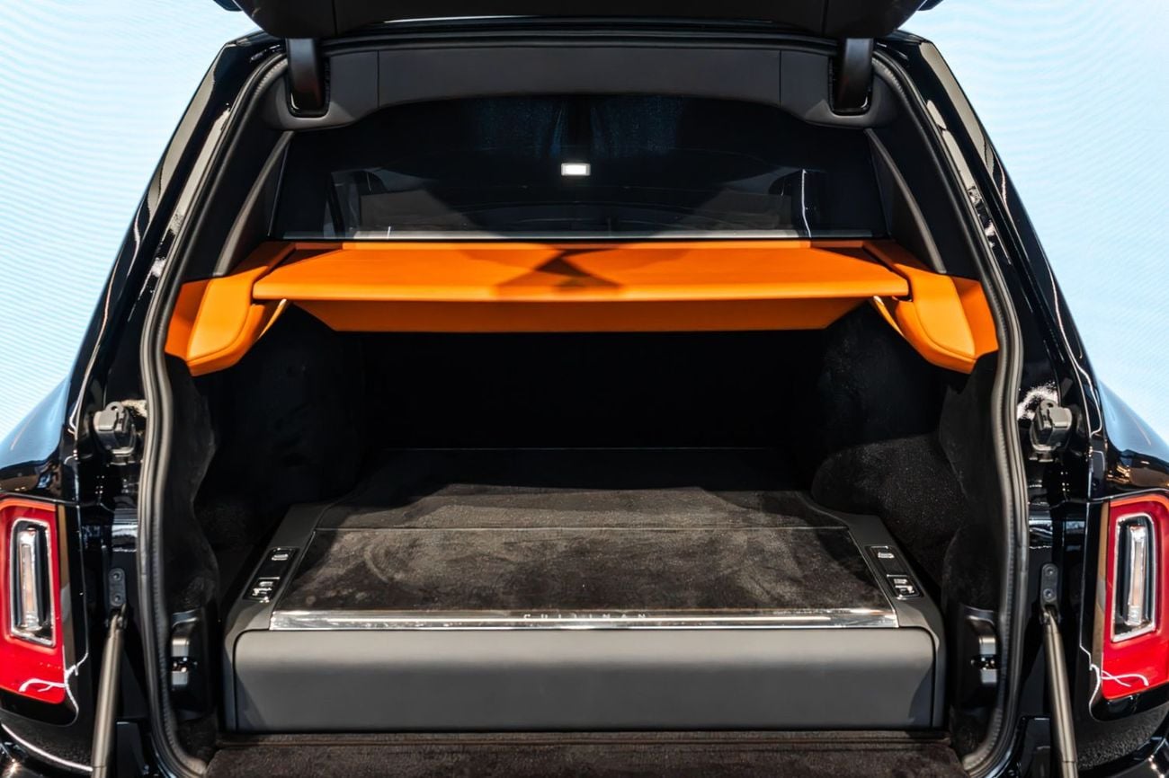 Rolls Royce Cullinan BLACK BADGE 2023 Rolls-Royce Cullinan | 6.75L Twin-Turbo V12 | European Specs