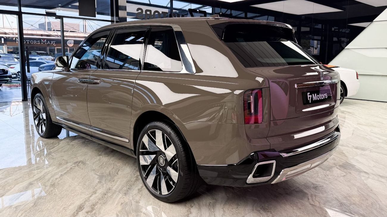 Rolls-Royce Cullinan Rolls Royce Cullinan Silver Badge - 2025 - Bespoke Color Edition
