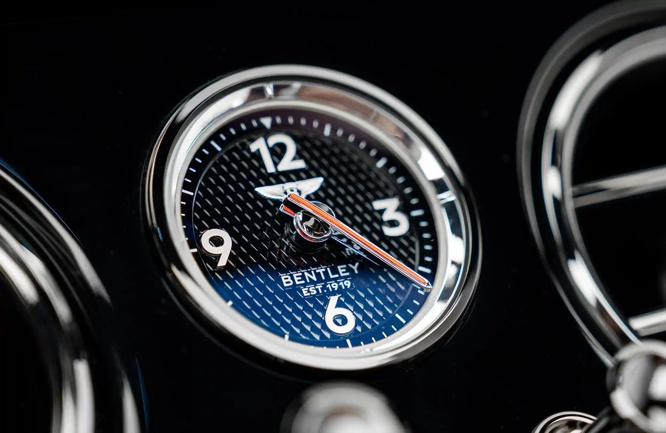 بنتلي كونتيننتال 4.0 V8 TFSi Engine + eMotors