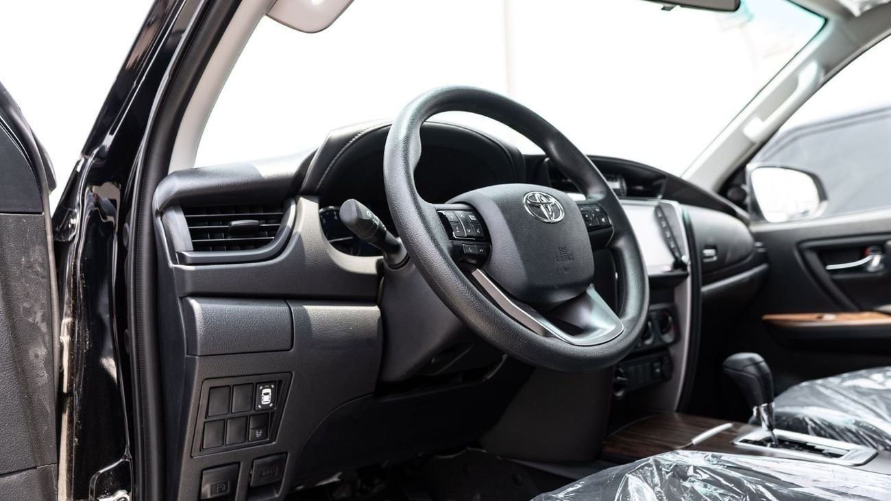 Toyota Fortuner 2025 Toyota Fortuner 2.7L AT Petrol (Black)