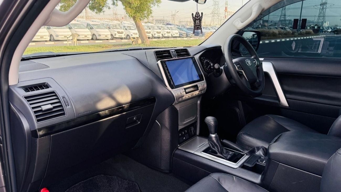 تويوتا برادو PERFECT CONDITION | 2.8L DIESEL ENGINE | PARKING SENSORS | 2020