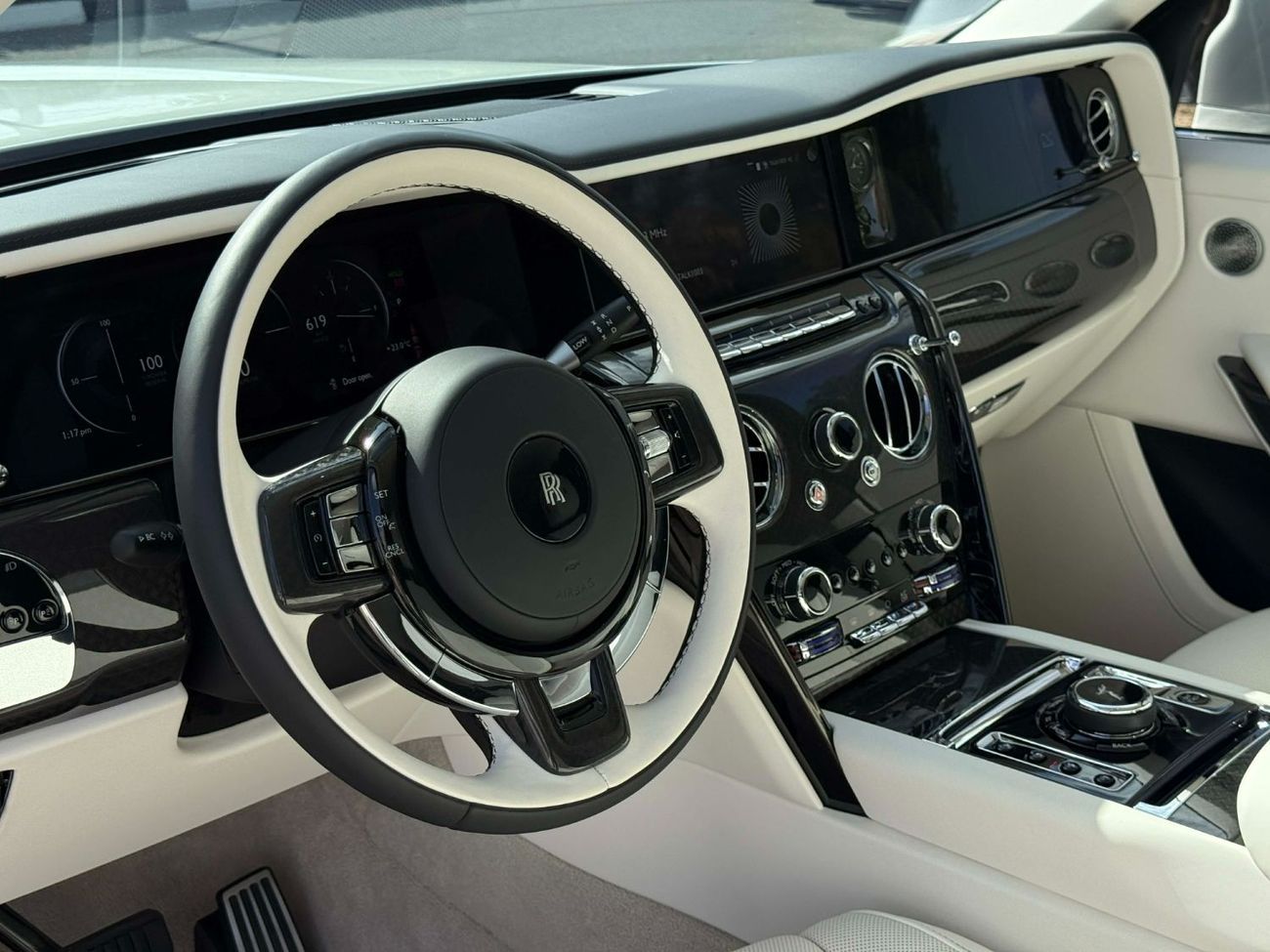 رولز رويس كولينان GCC SPEC UNDER WARRANTY AND SERVICE