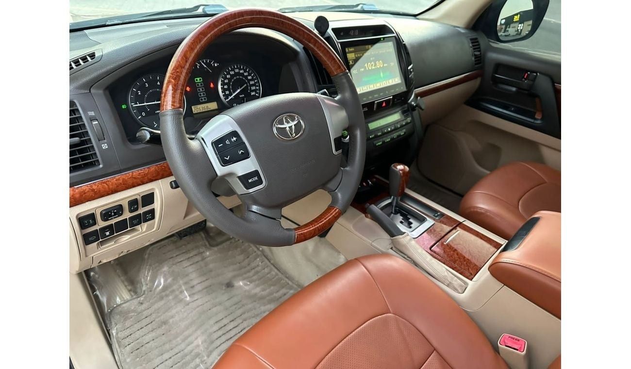 تويوتا لاند كروزر GXR 4.0L (271 HP) AWD