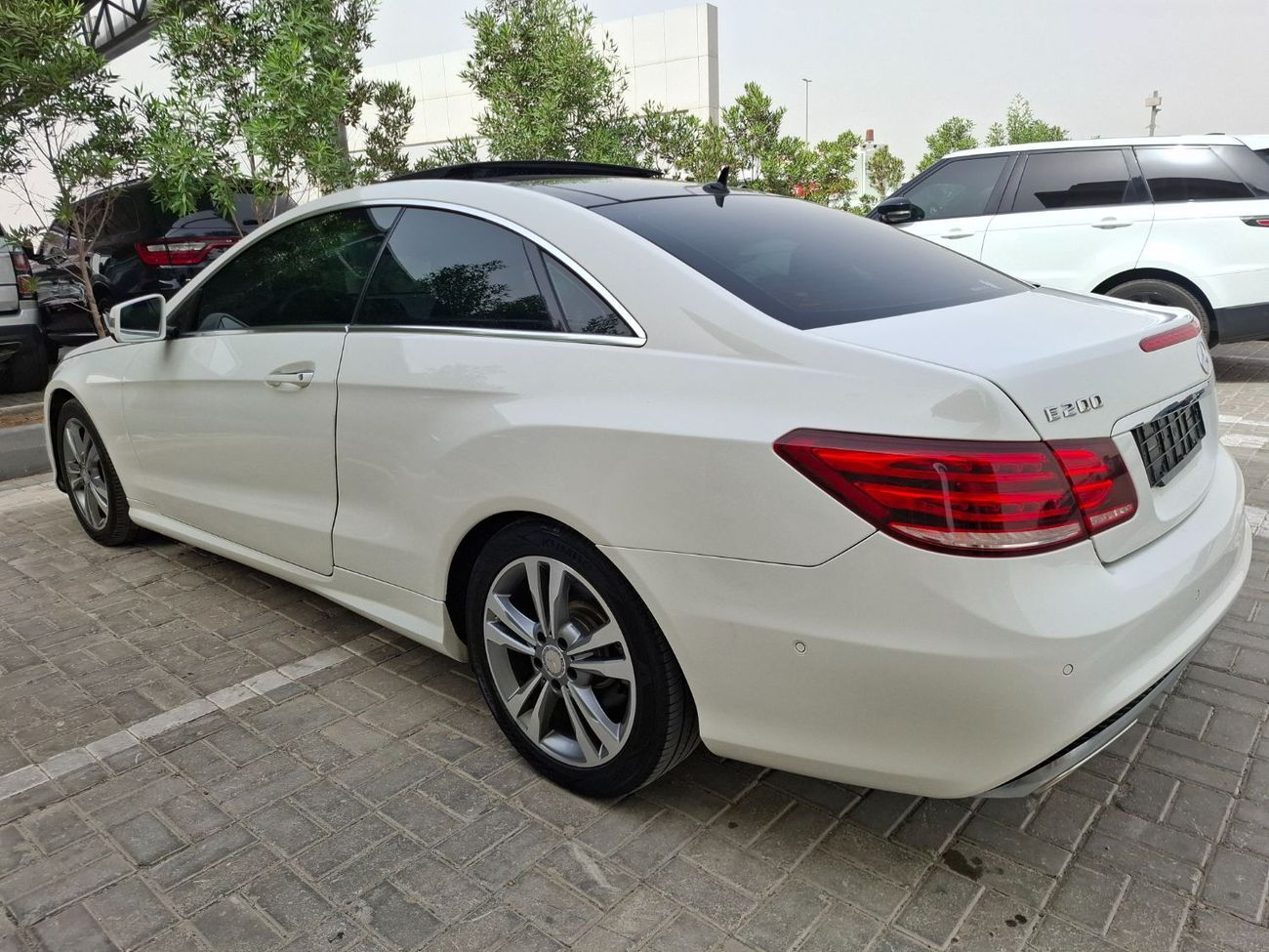 Mercedes Benz E 200 Coupe Mercedes-Benz E200 2015 full option