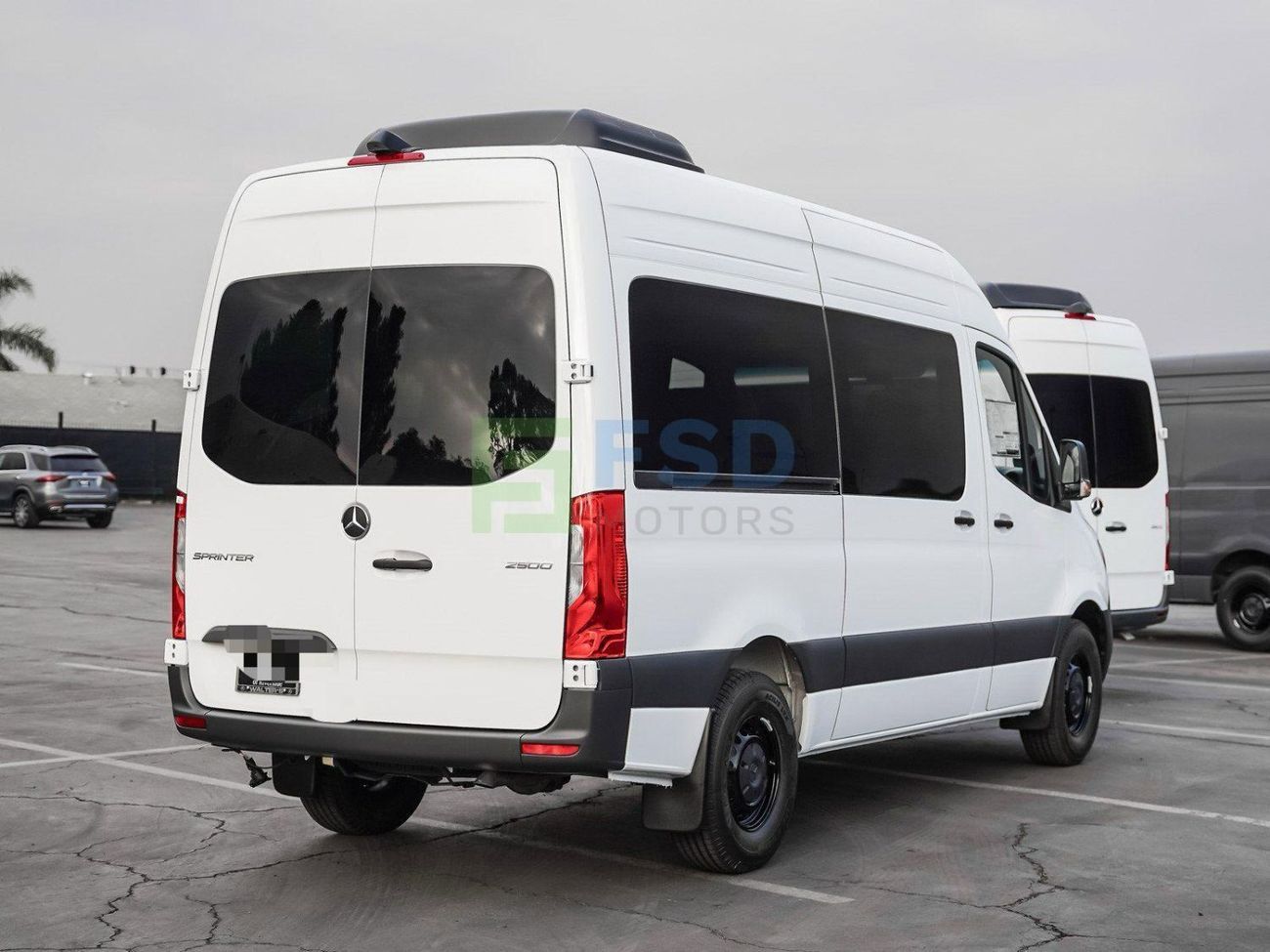 مرسيدس بنز سبرينتر Mercedes-Benz Sprinter Passenger Van 2500 High Roof I4 Diesel 144 RWD WB