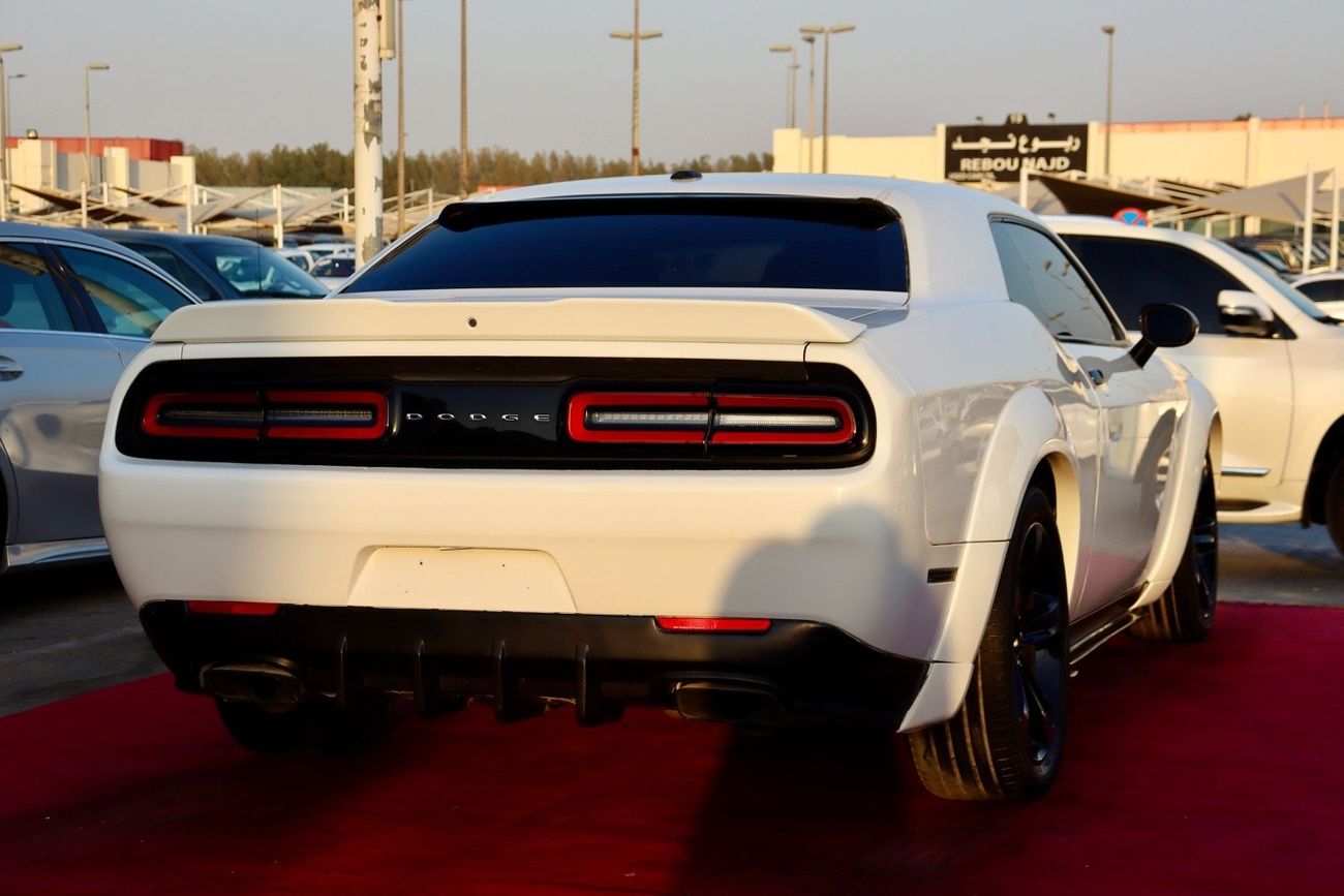 Dodge Challenger Dodge Challenger R/T / USA / 2018 / 5.7L /