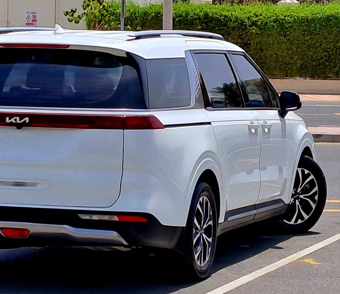 Kia Carnival GDI EX 3.5L 2022 3.5L GCC (1330/-MONTHLY)