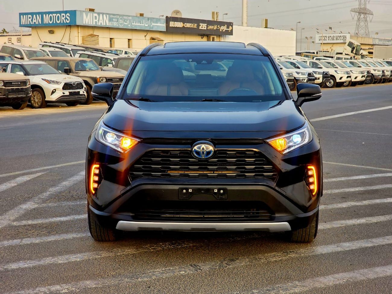 Toyota RAV4 2021 Toyota Rav4 XLE Premium Hybrid Full Option - 2.5L V4 AWD 4x4 - Well Maintained - 22000 mileage-