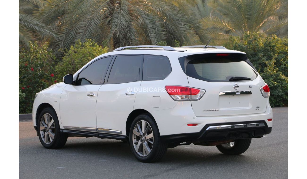 Nissan Pathfinder SV