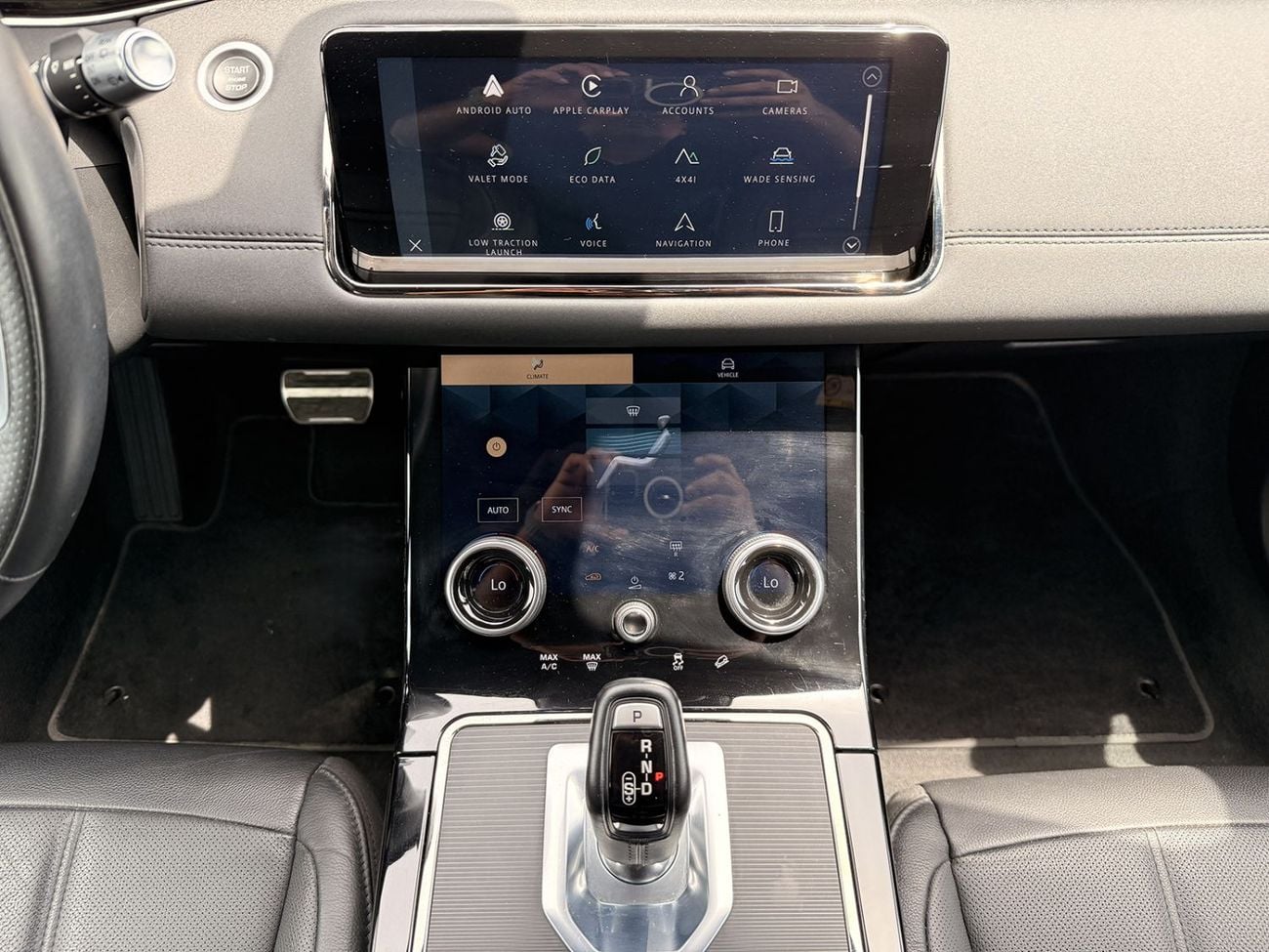 لاند روفر رانج روفر إيفوك P200 R-Dynamic SE 2.0L