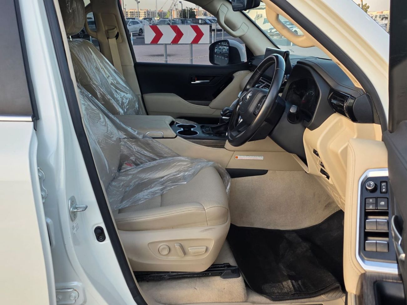 تويوتا لاند كروزر diesel 3.3 liter right hand drive in side beige sunroof leather seats