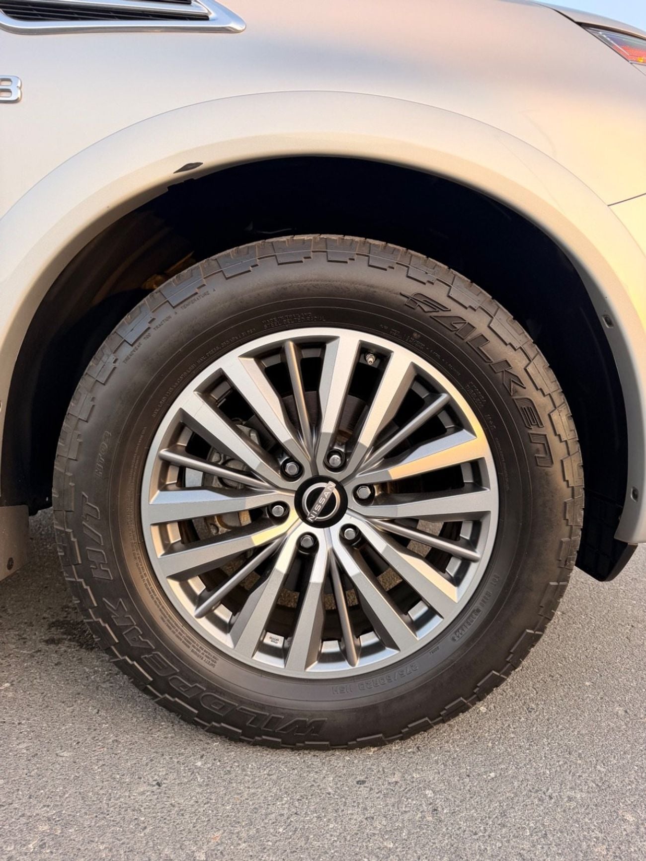 Nissan Armada Clean Title SL Full option 5.6 L original paint