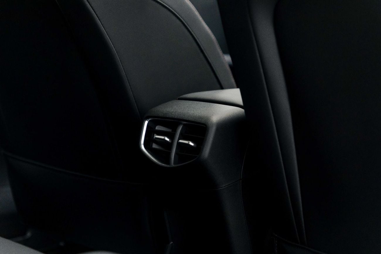 MG 5 LUXURY 1.5L - WHITE INSIDE BLACK | EXPORT ONLY