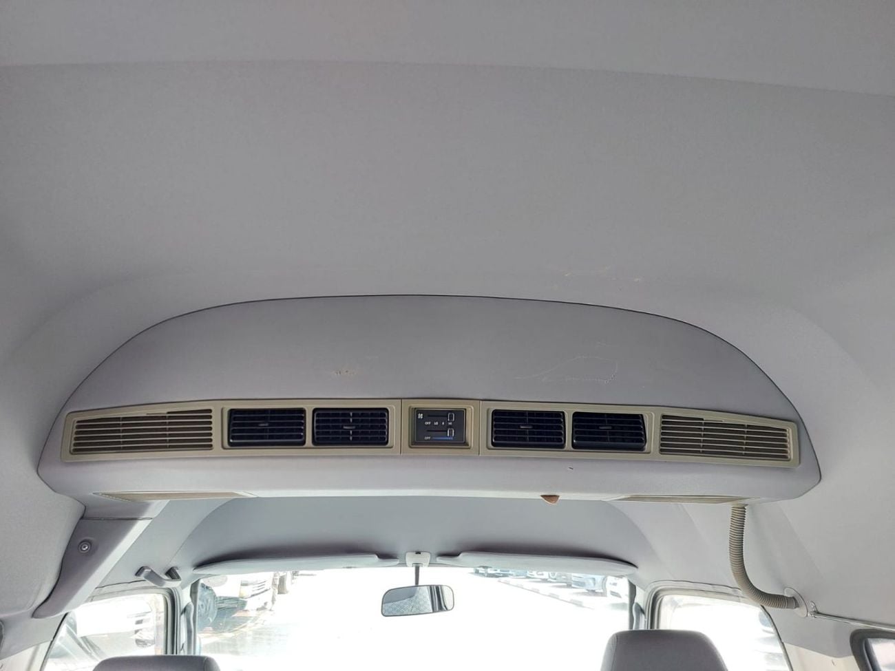 Toyota Hiace (RAMADAN OFFER) TOYOTA HIACE VAN RHD 2003 MODEL 2.4 L PETROL AUTOMATIC(PM02943)