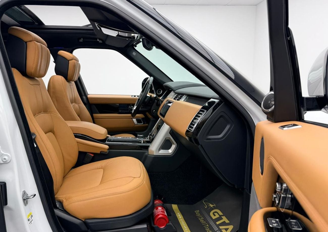 Land Rover Range Rover 2020 Range Rover Vogue SE P525, Warranty, Full Land Rover Service History, GCC Specs