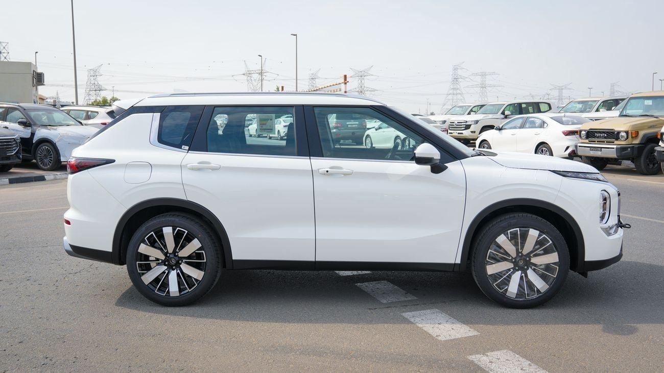 ميتسوبيشي آوتلاندر HIGHLINE ميتسوبيشي أوتلاندر 2026 – (G05) 2.5 لتر | SUV بسبعة مقاعد | مواصفات الخليج |