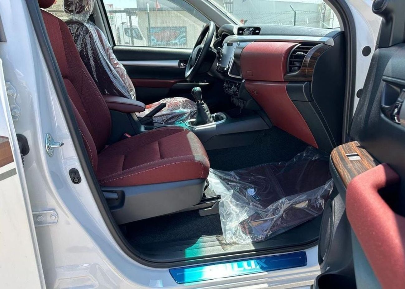 تويوتا هيلوكس GLX Limited 2.7L