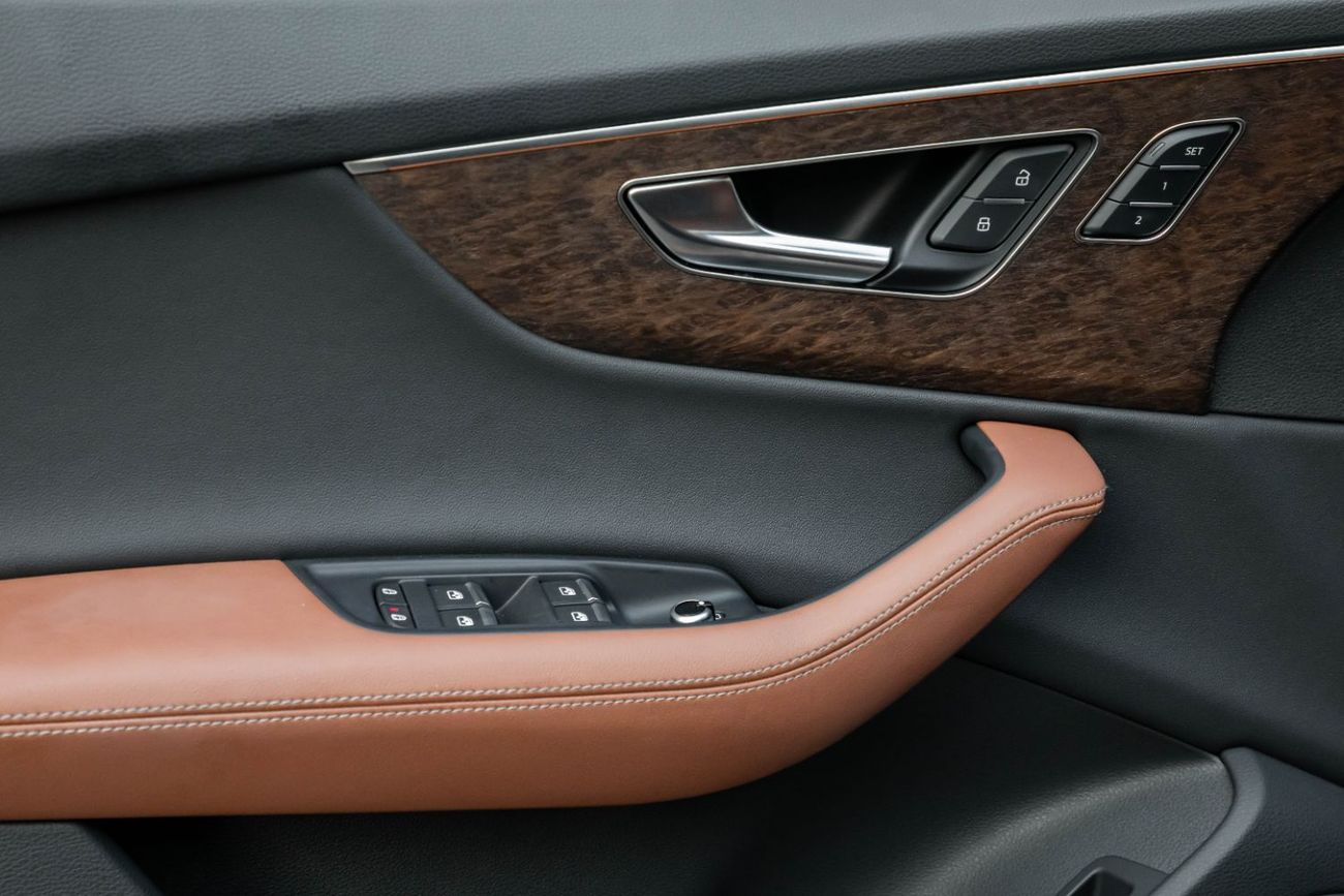 Audi Q7 S-Line | 5,483 P.M  | 0% Downpayment | Agency Warranty!