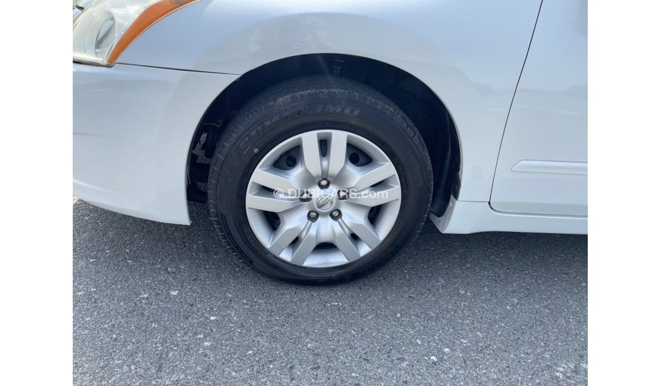 Nissan Altima Nissan Altima model 2012    ( GCC_ SPEC) VERY GOOD CONDITION