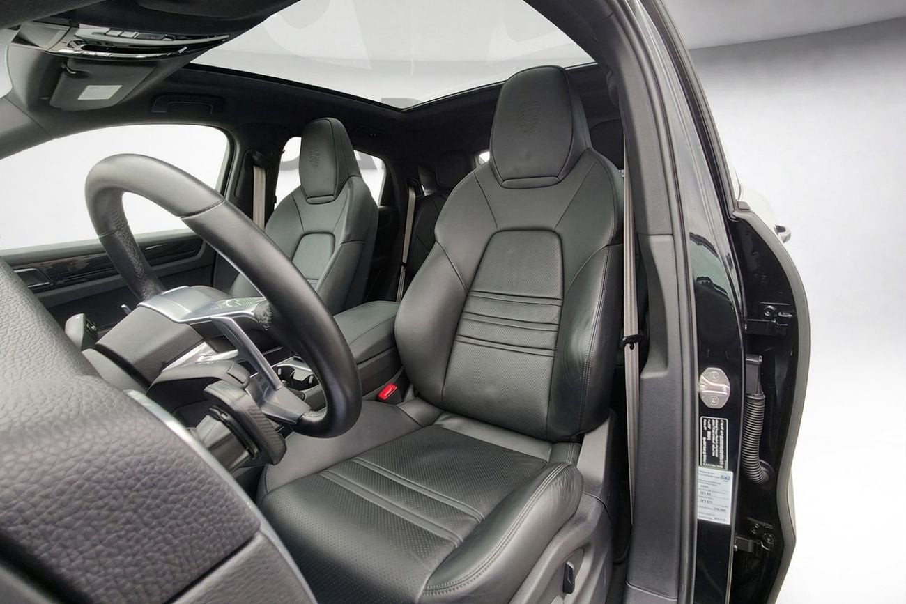 Porsche Cayenne Platinum Edition AED 6,000 P.M l 0% Downpayment l Coupe Platinum l Warranty till 2027