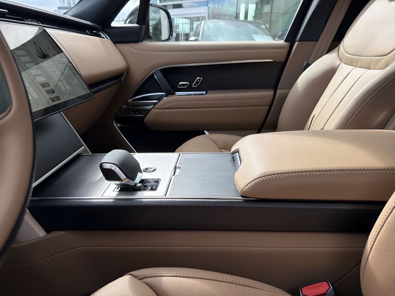 لاند روفر رينج روفر P460E Plug in Hybrid Brand New  * Export Price *