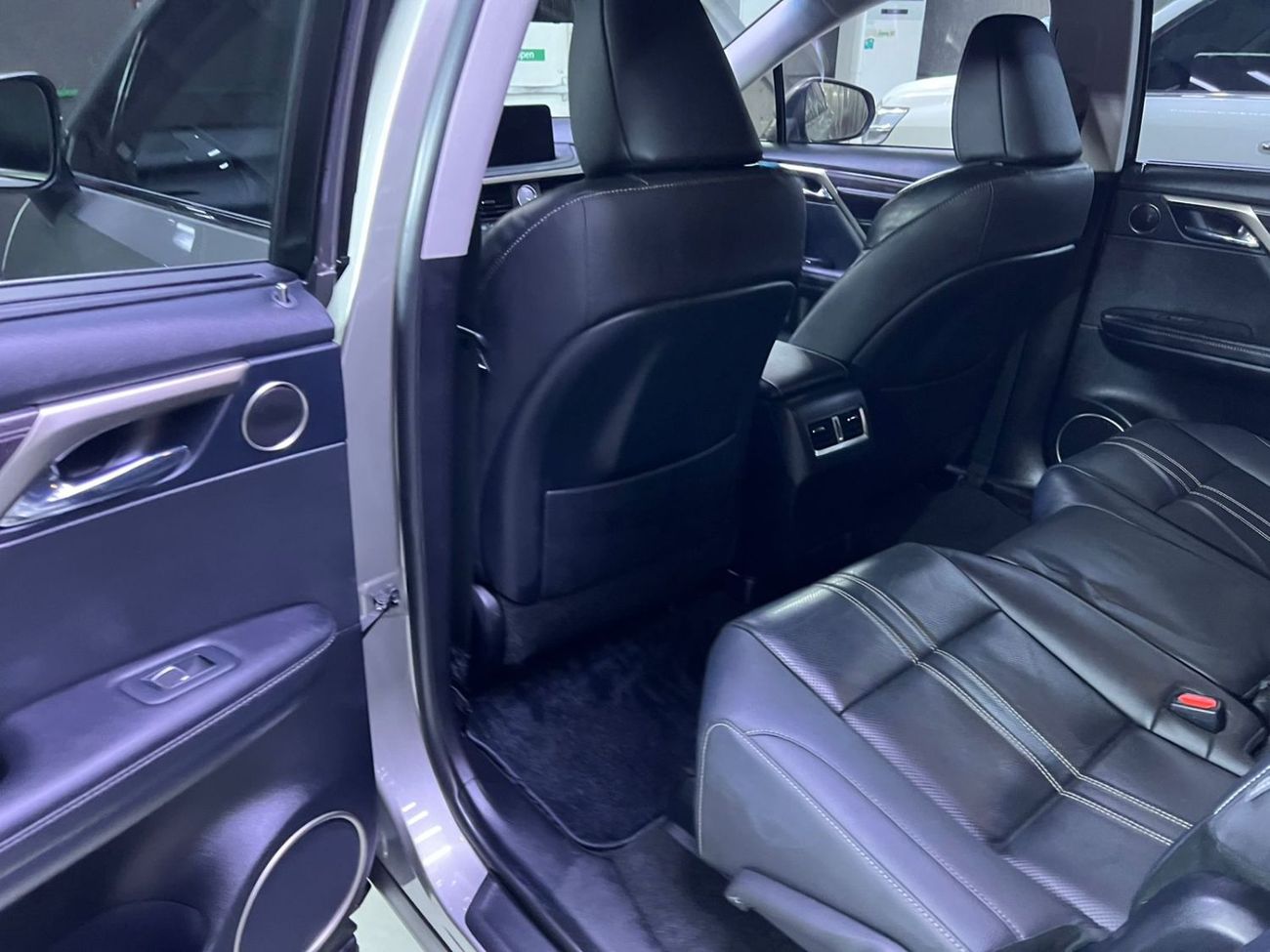 لكزس RX 350 Lexus RX350L F Sport 3.5L - Automatic . Petrol . 5 Seats . 5 Doors