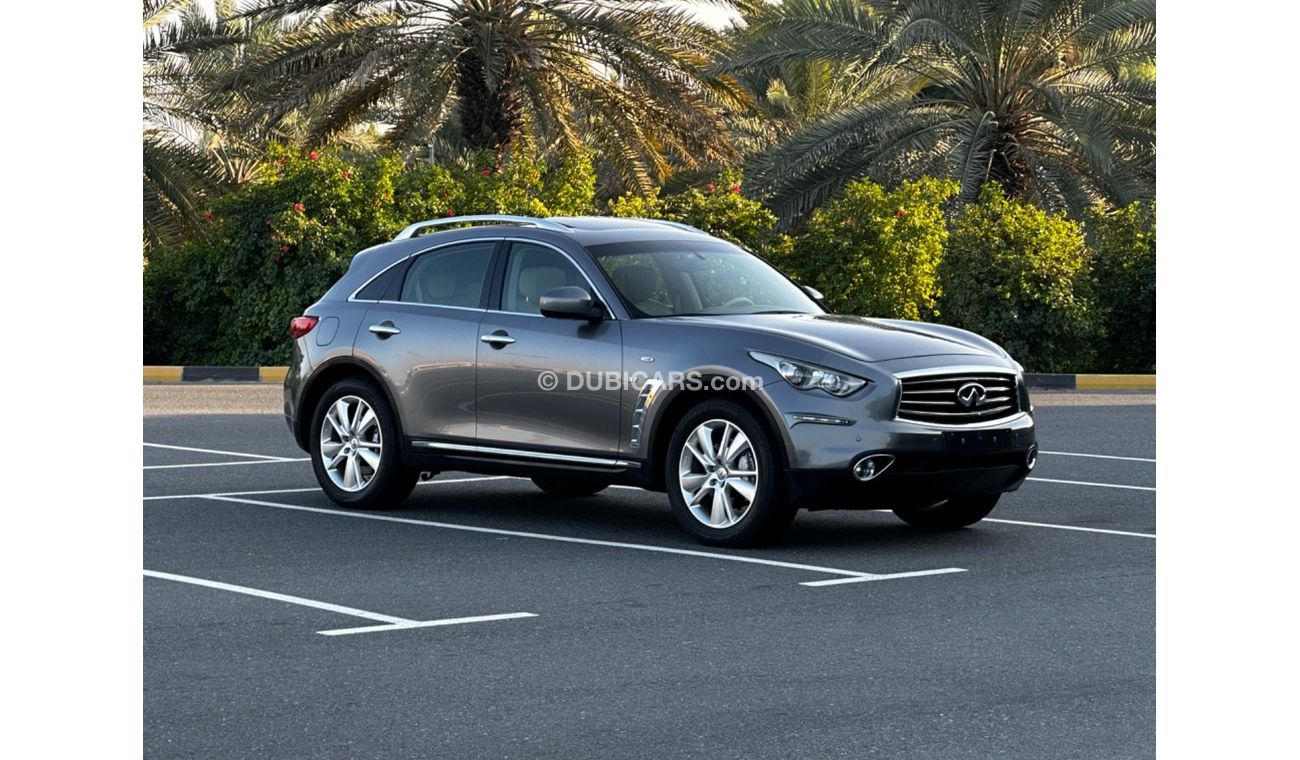 Infiniti QX70 Luxury Plus MODEL 2014 GCC CAR PERFECT CONDITION INSIDE AND OUTSIDE FULL OPTION ONE OWNER 2 keys Pan