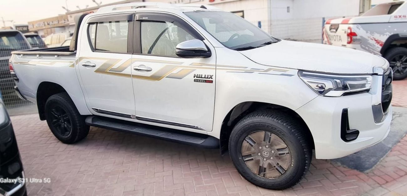 Toyota Hilux SGLX 2.4L DIESEL 4X4 LEATHER SEATS MY2025