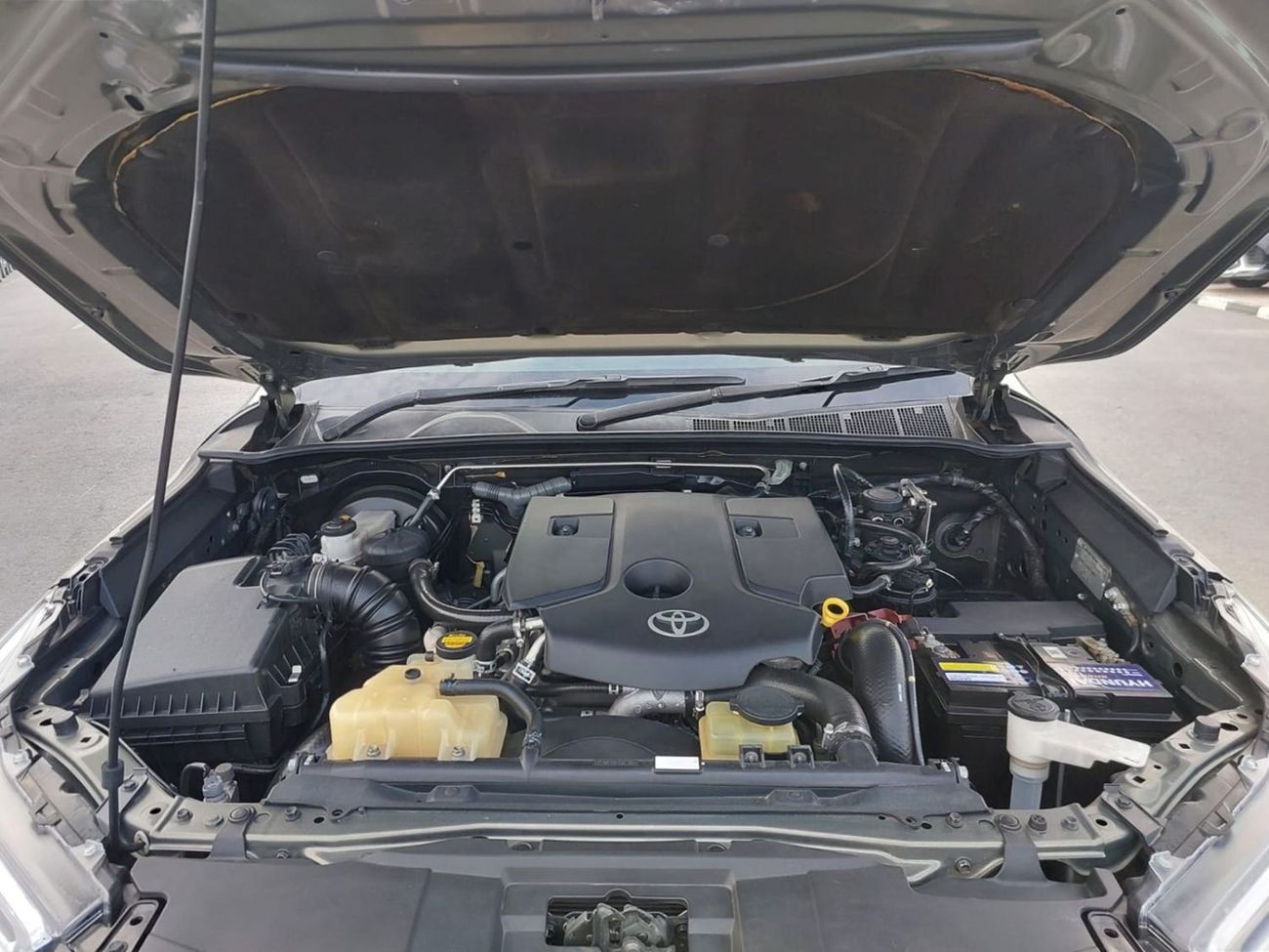 تويوتا هيلوكس TOYOTA HILUX PICKUP RHD 2016 MODEL 2.8 L DIESEL AUTOMATIC(PM79021)