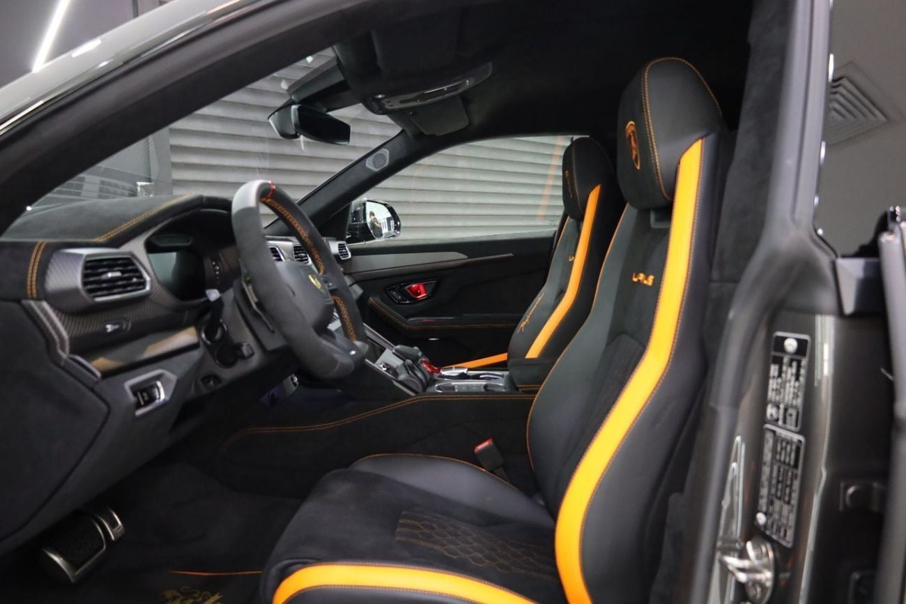 Lamborghini Urus 4.0T V8 Performante Performante Full Carbon Pack, Individual Rear Seat w/ Entertainment, Akrapovic E