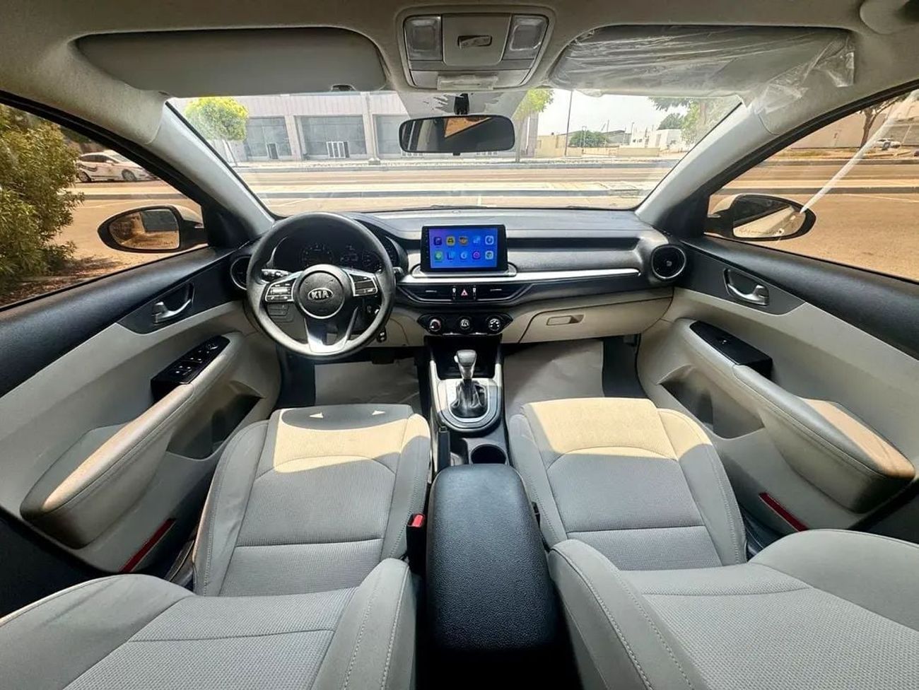 كيا سيراتو LX كيا سيراتو 2021، سعة 1.6 لتر، لون أبيض، سيدان، بحالة ممتازة من الداخل والخارج، قسط شهري 560