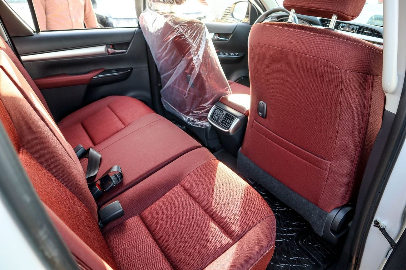 تويوتا هيلوكس Toyota Hilux (TGN126) 2.7L Pick-Up 4WD Double Cab – 2026 Model (A/T, White exterior, Red interior, w