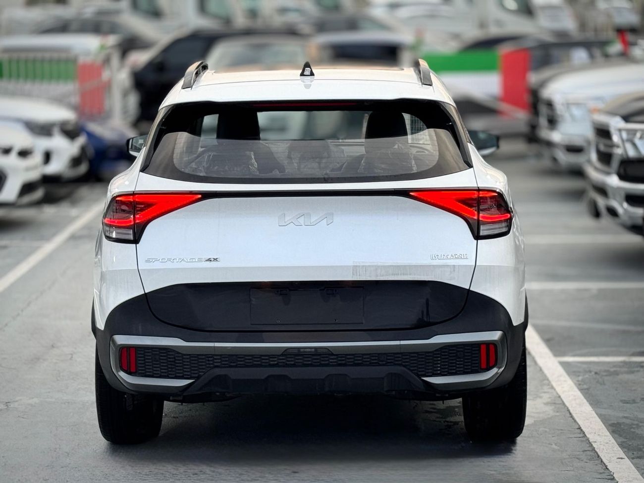 كيا سبورتيج 2.0L Petrol Turbo 4WD 2025 Export Price @ 90,000 AED