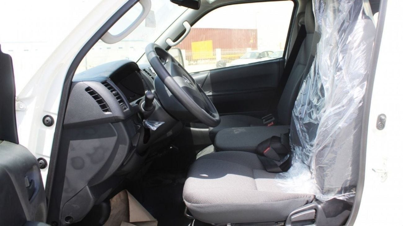 Toyota Hiace GL TOYOTA HIACE 2.5L BUS 15-SEATS A/C