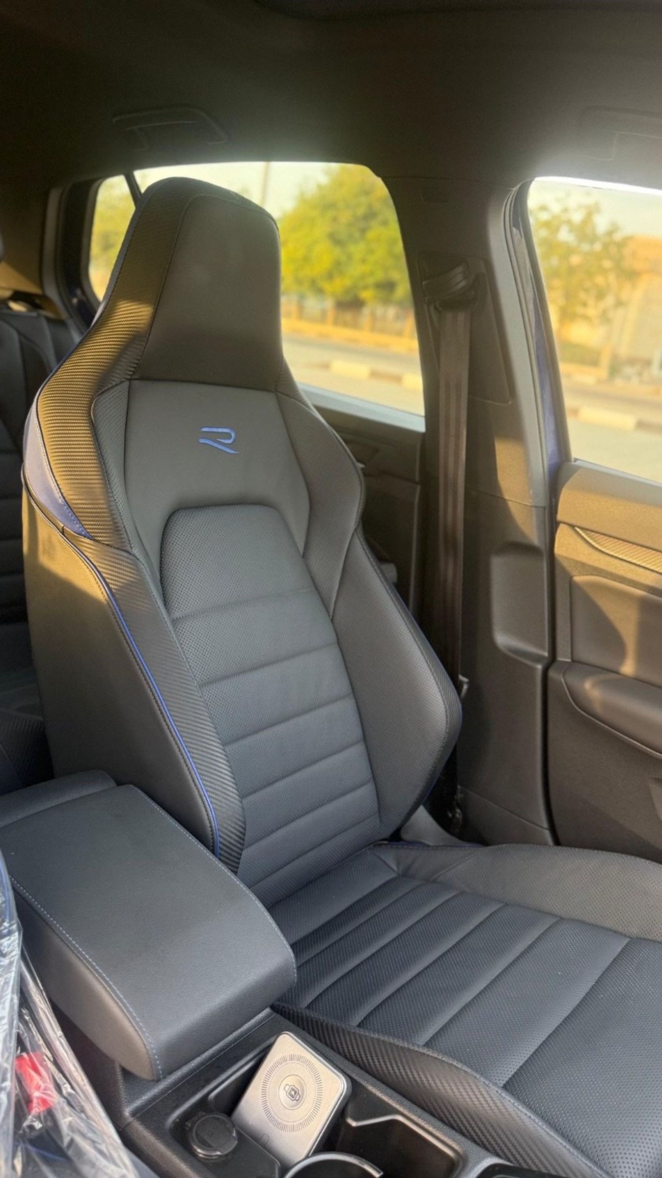 Volkswagen Golf R Base 2.0T