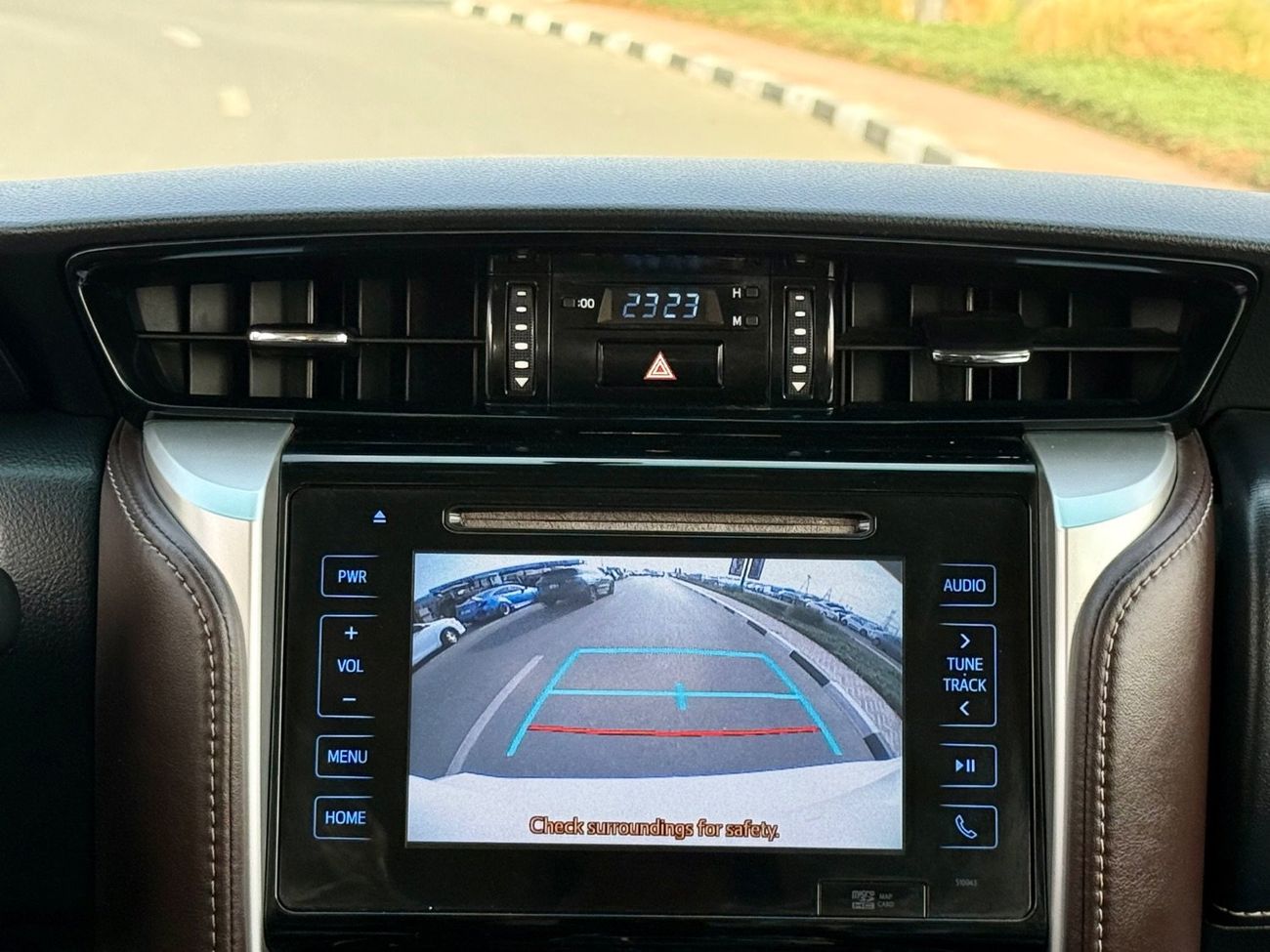 تويوتا فورتونر Toyota Fortuner Model 2018 fuel petrol V6 left hand drive