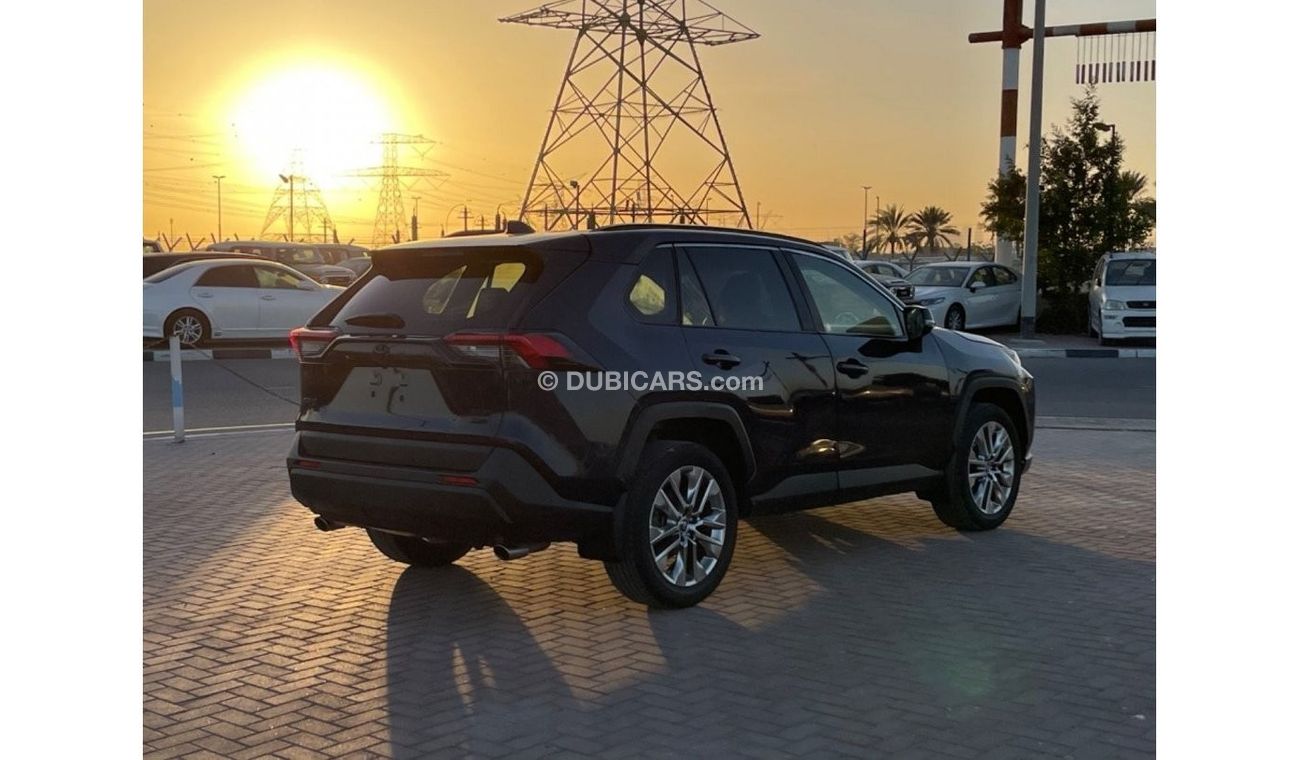 Toyota RAV4 2019 TOYOTA RAV4 XLE 4x4 FULL OPTIONS IMPORTED FROM USA