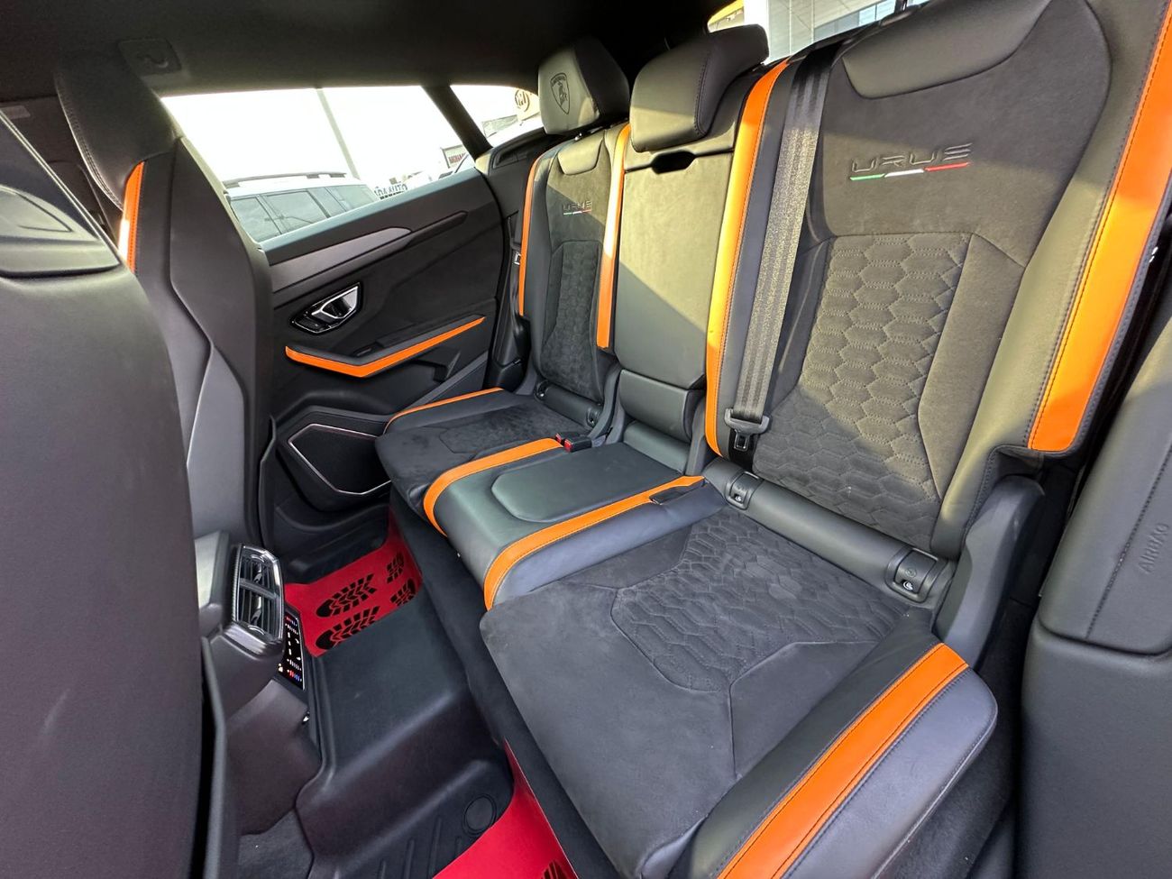 لامبورغيني اوروس Capsule