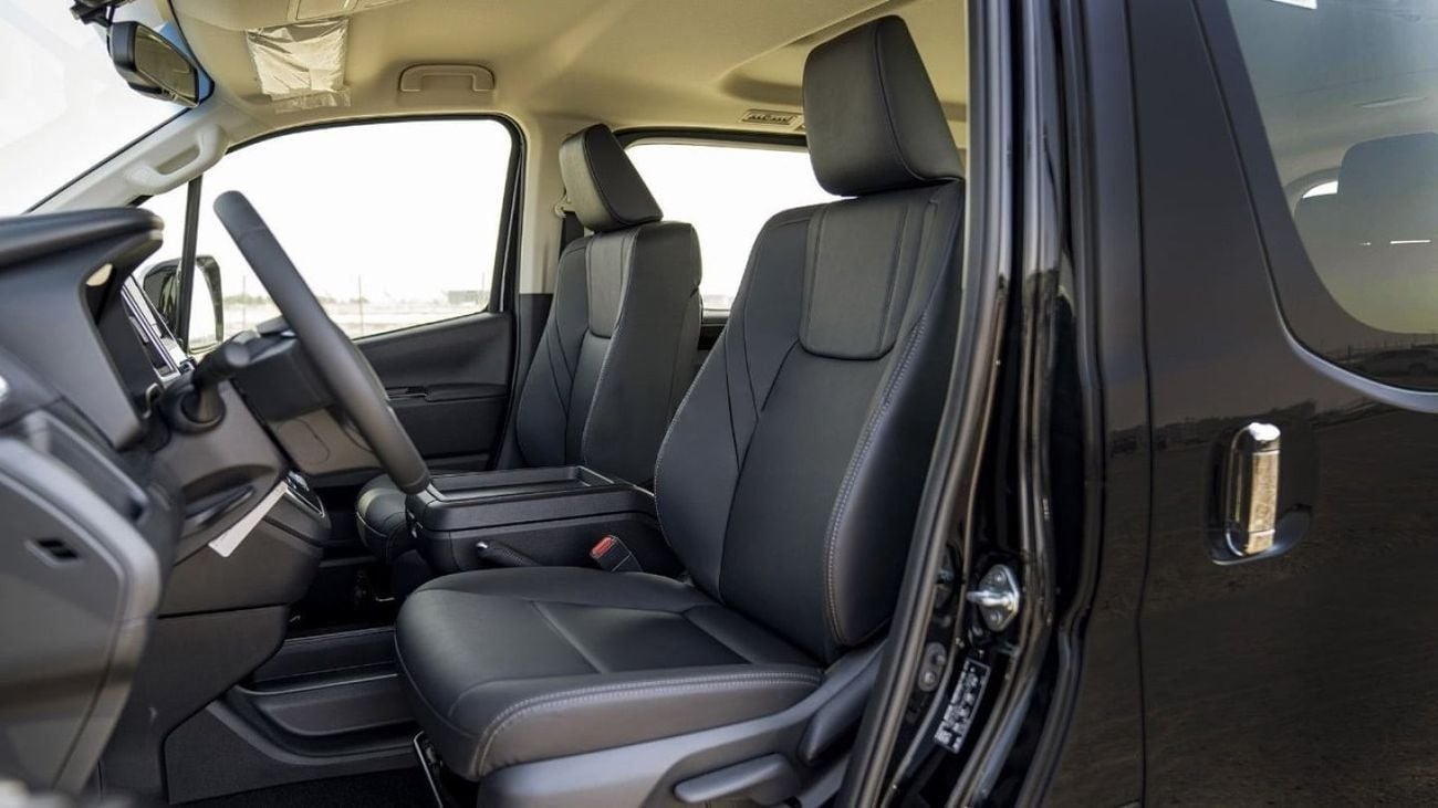 Toyota Granvia PREMIUM Toyota Granvia 3.5L petrol VIP 2024