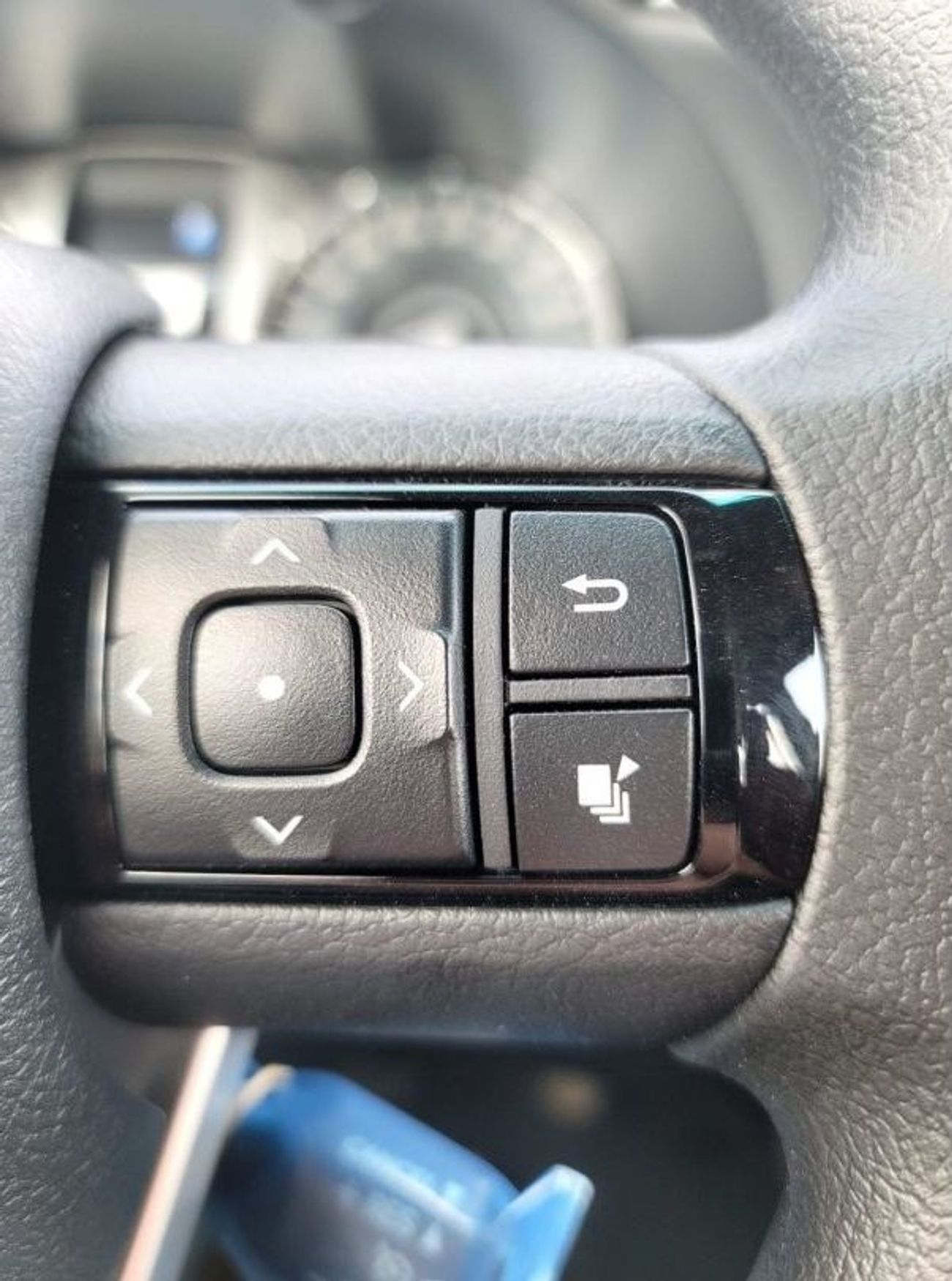 Toyota Hilux 4.0L SR5 V6 PETROL, DOUBLE CAB, 4WD, PUSH START, AUTOMATIC, MONITOR, MODEL 2024