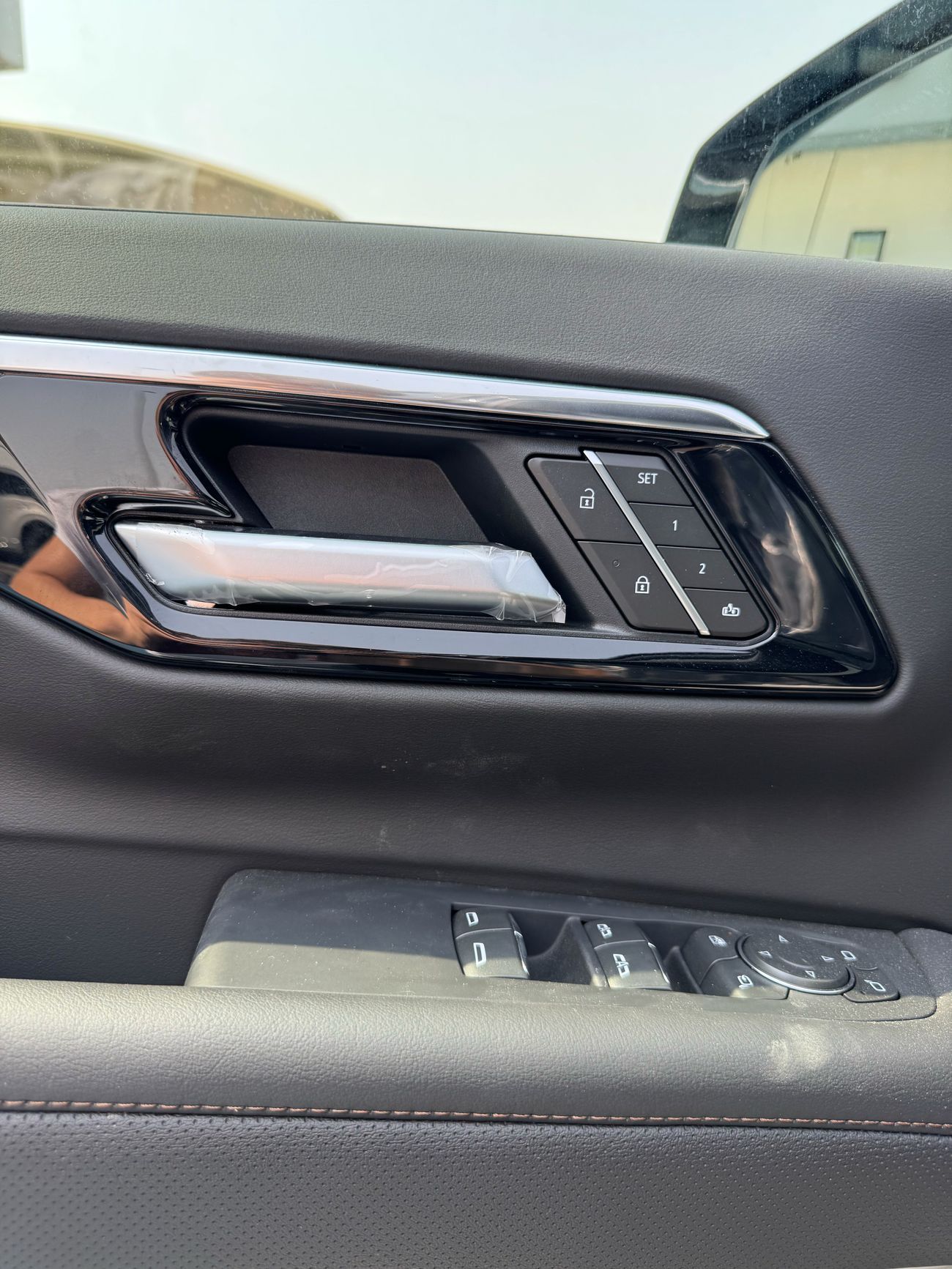 Chevrolet Tahoe Chevrolet Tahoe 2.7L Black Colour Best Price for Export