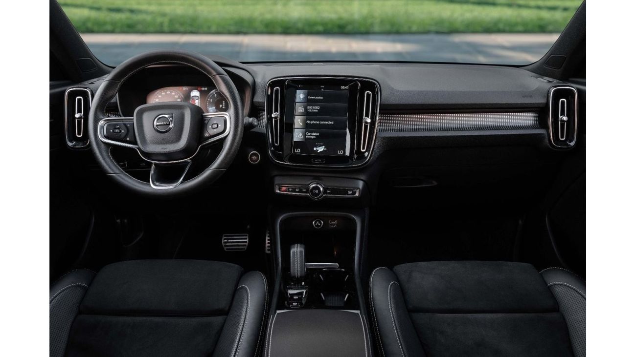 Volvo XC40 T4 R Design T4 R-Design | 2,644 P.M  | 0% Downpayment | Full Agency Service History!